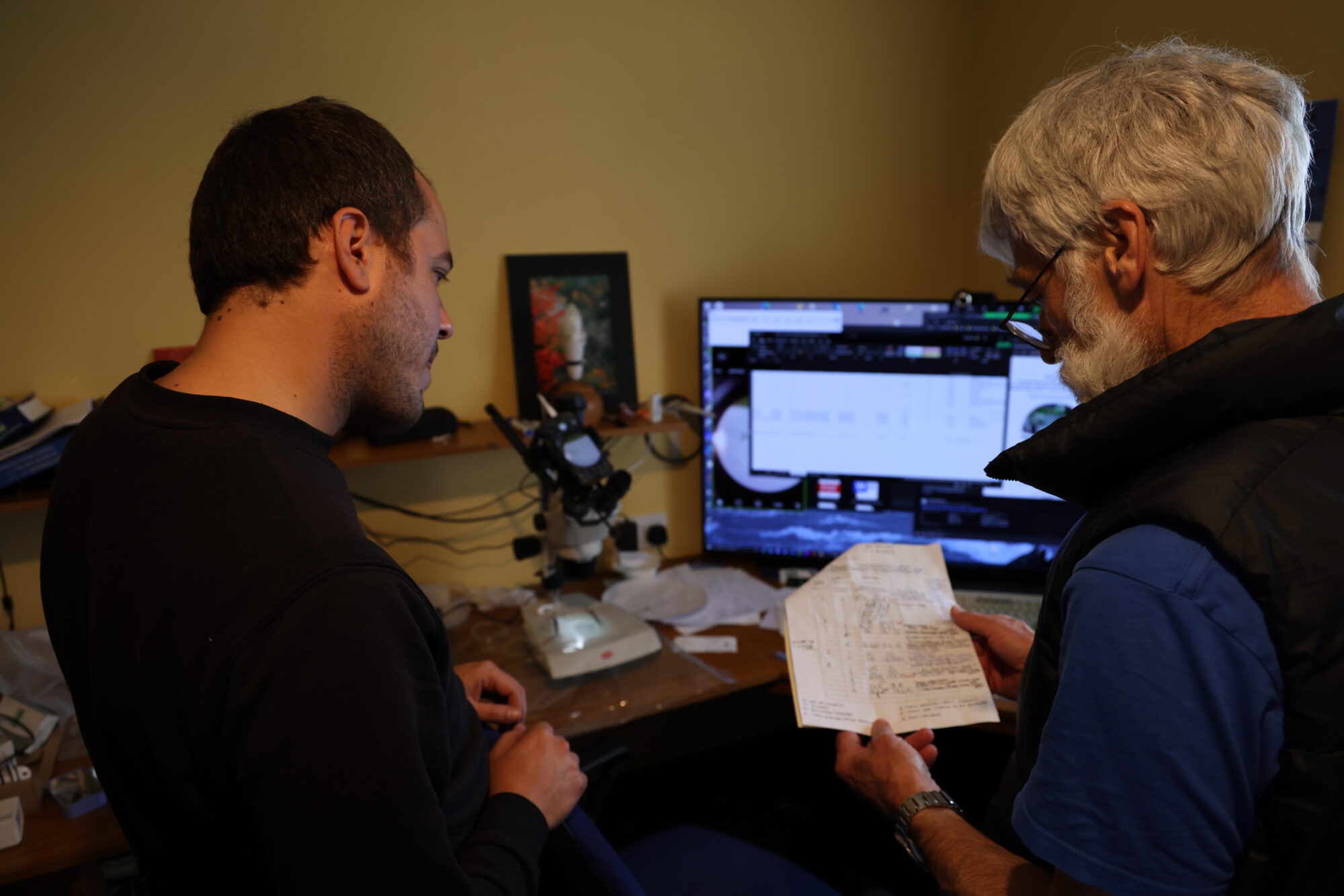 Juan Lugilde & Ed Sheldo (Coastwatch and Fenit Conservation Group volunteer) working with seagrass seeds